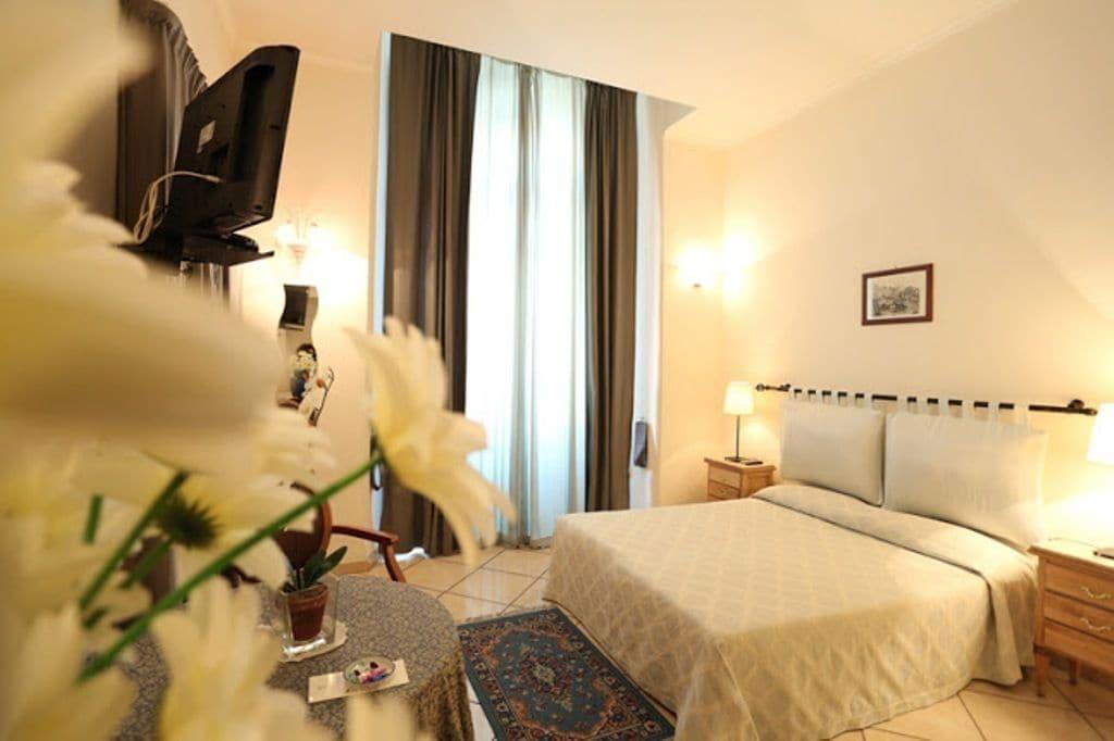 Bovio Suite Nápoles Quarto foto